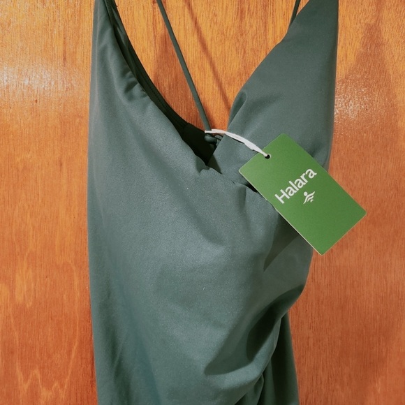 Halara Softlyzero™ Airy Crossover Ruched Backless Lace Up Back With Side Split - Picture 6 of 7